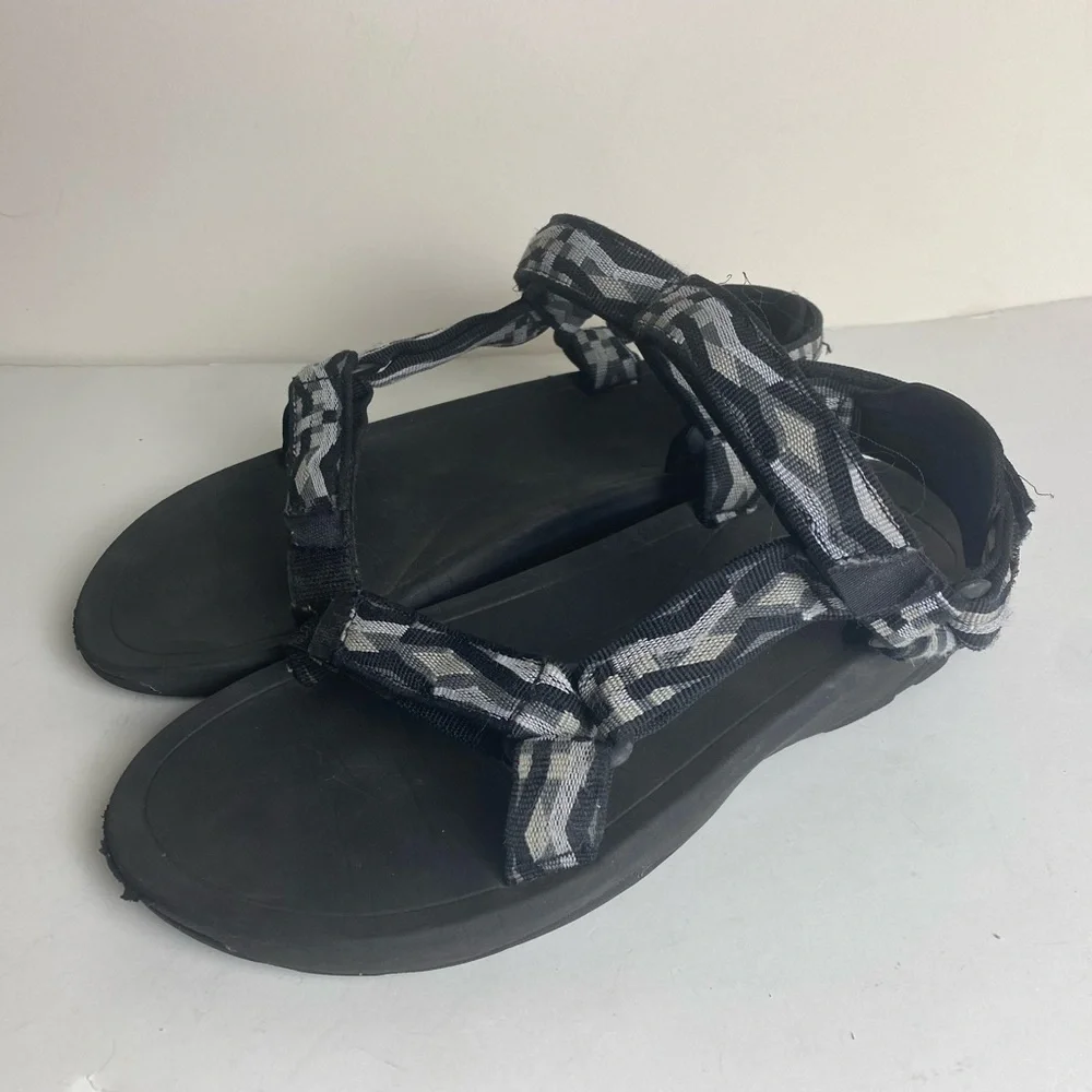 Men’s Teva Hurricane XLT 2 Black White Gray Sports Sandal SZ 6